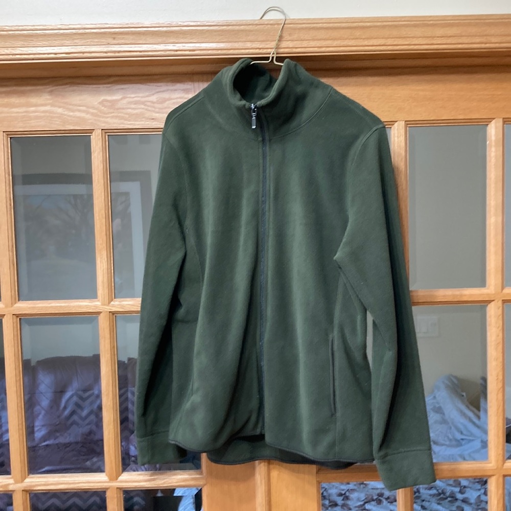 Green fleece with pockets